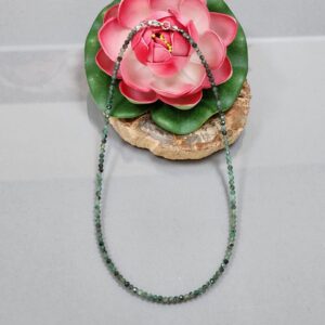 Колие от смарагд